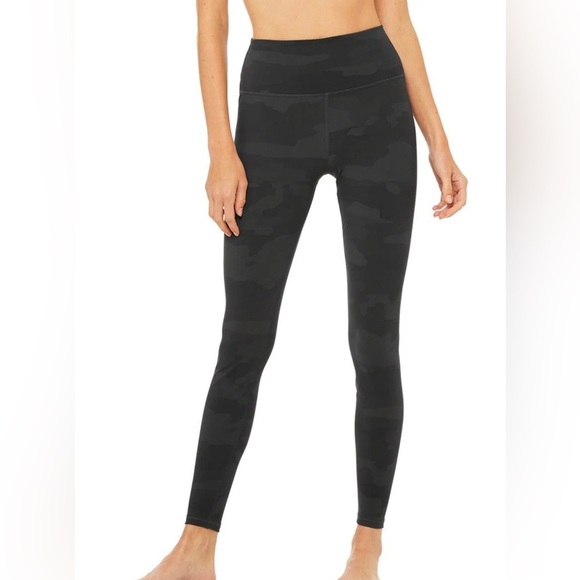 ALO Yoga Pants - ALO black & charcoal grey camo high rise leggings
